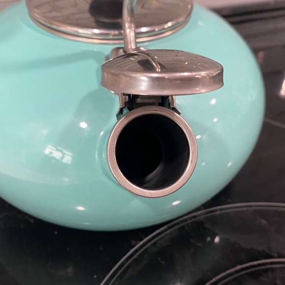Chantal teal whistling teapot kettle enamel coated 2 quart cottagecore farmhouse - Picture 5 of 10